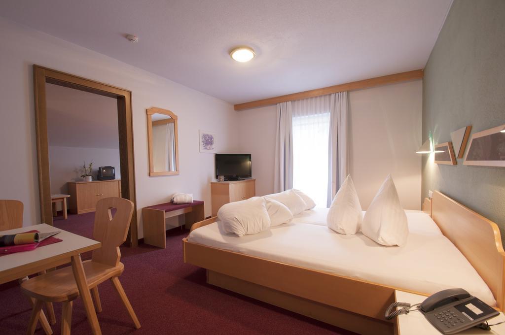 יארצנס Hotel Alpenfriede מראה חיצוני תמונה